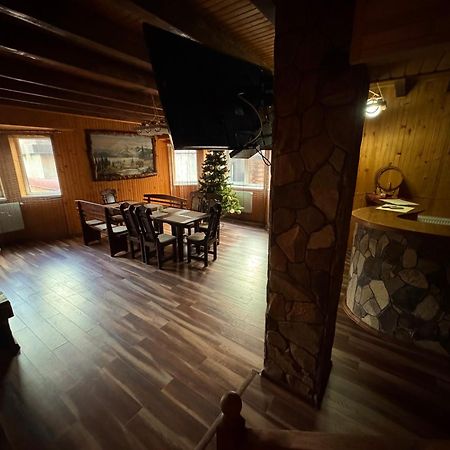 帕利亚尼西亚 Опришок酒店 外观 照片